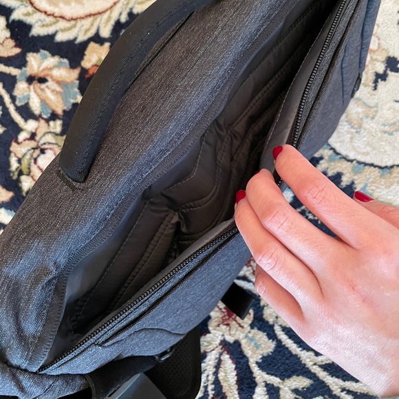 Timbuk2 Closer Messenger Bag - Picture 7 of 8